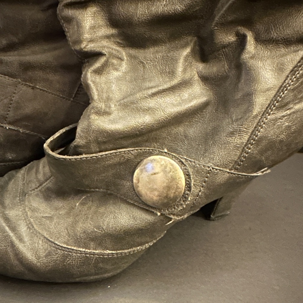 Madden Girl Heeled Gray Scrunch Boots - Picture 2 of 11